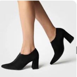 Paul Green Stacia Pointed Toe black 
Bootie women size 7 NEW • 2 3/4" heel